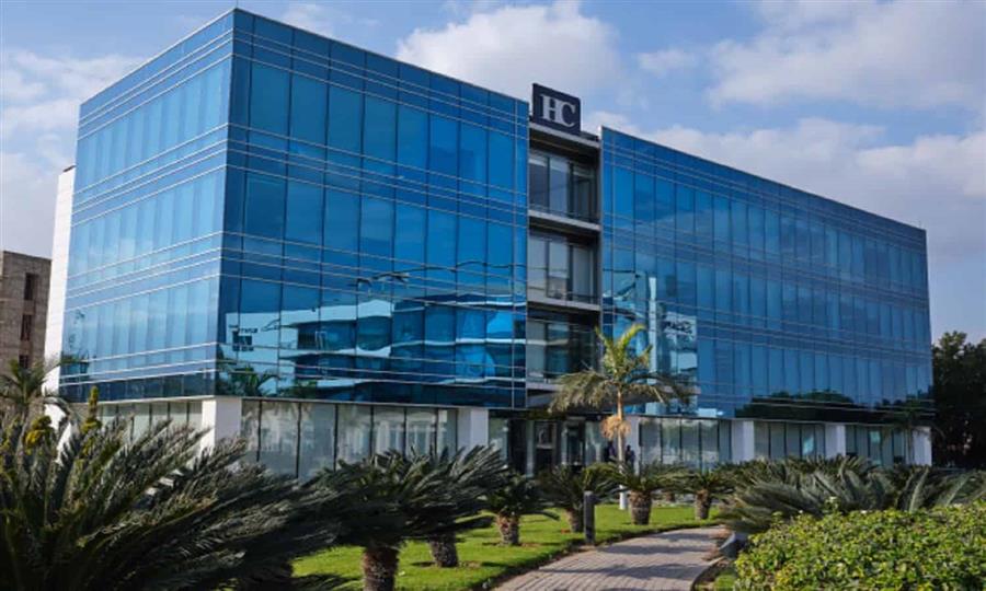 إتش سي تستعرض استراتيجية العربية للأسمنت في مواجهة تغييرات السوق
